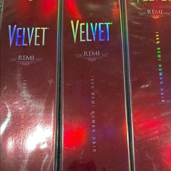 Outre Velvet Remi Yaki Hair Extensions - Picture 2 of 3